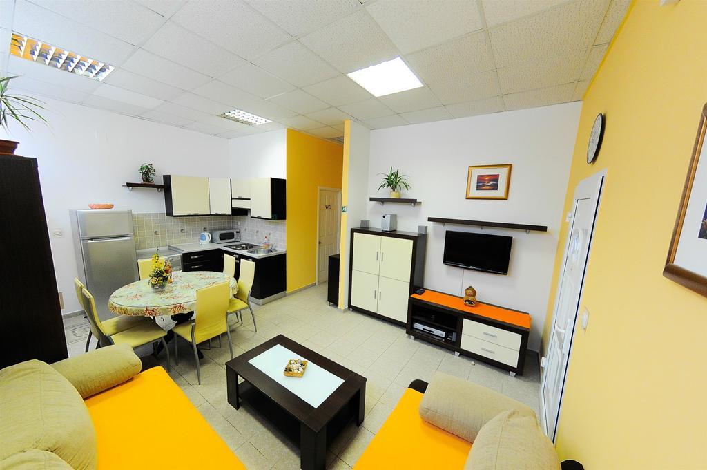 Apartments Marija Petricevic Podstrana Phòng bức ảnh